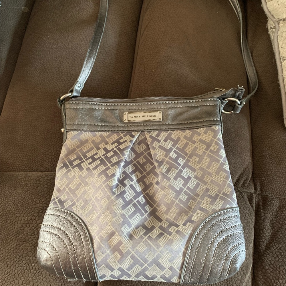 Tommy Hilfiger bag